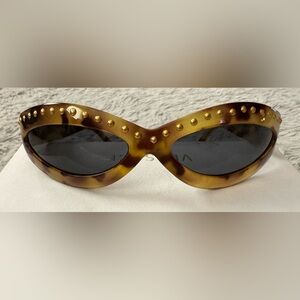 VERSACE VINTAGE NWOT Medusa Gianni Oval Tortoise Riveted Wrap Around Sunglasses